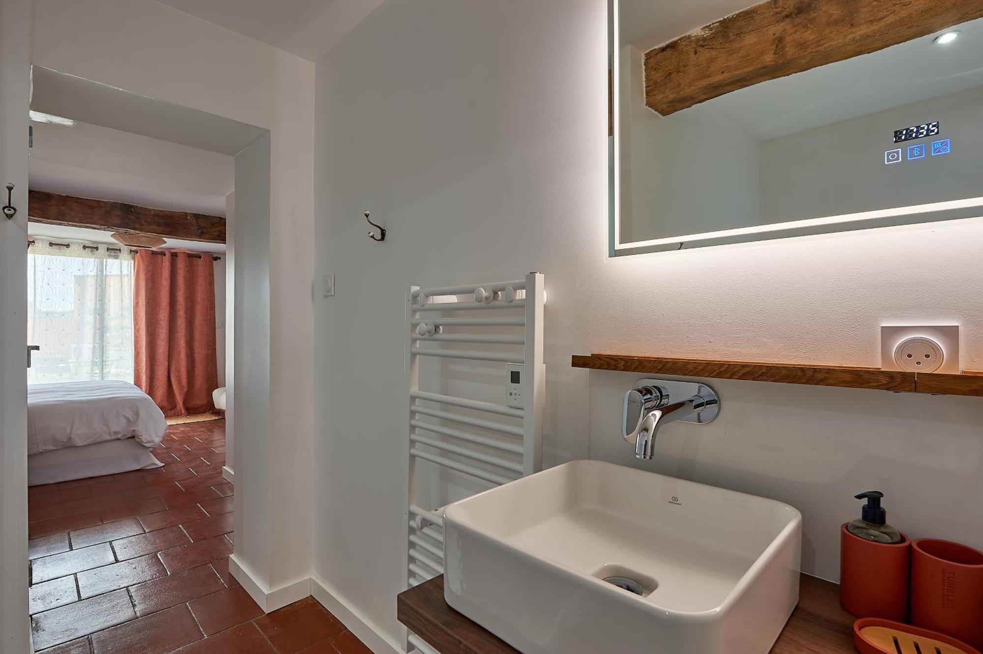 Le Repaire Lagardere Bed and Breakfast Lussac  Εξωτερικό φωτογραφία