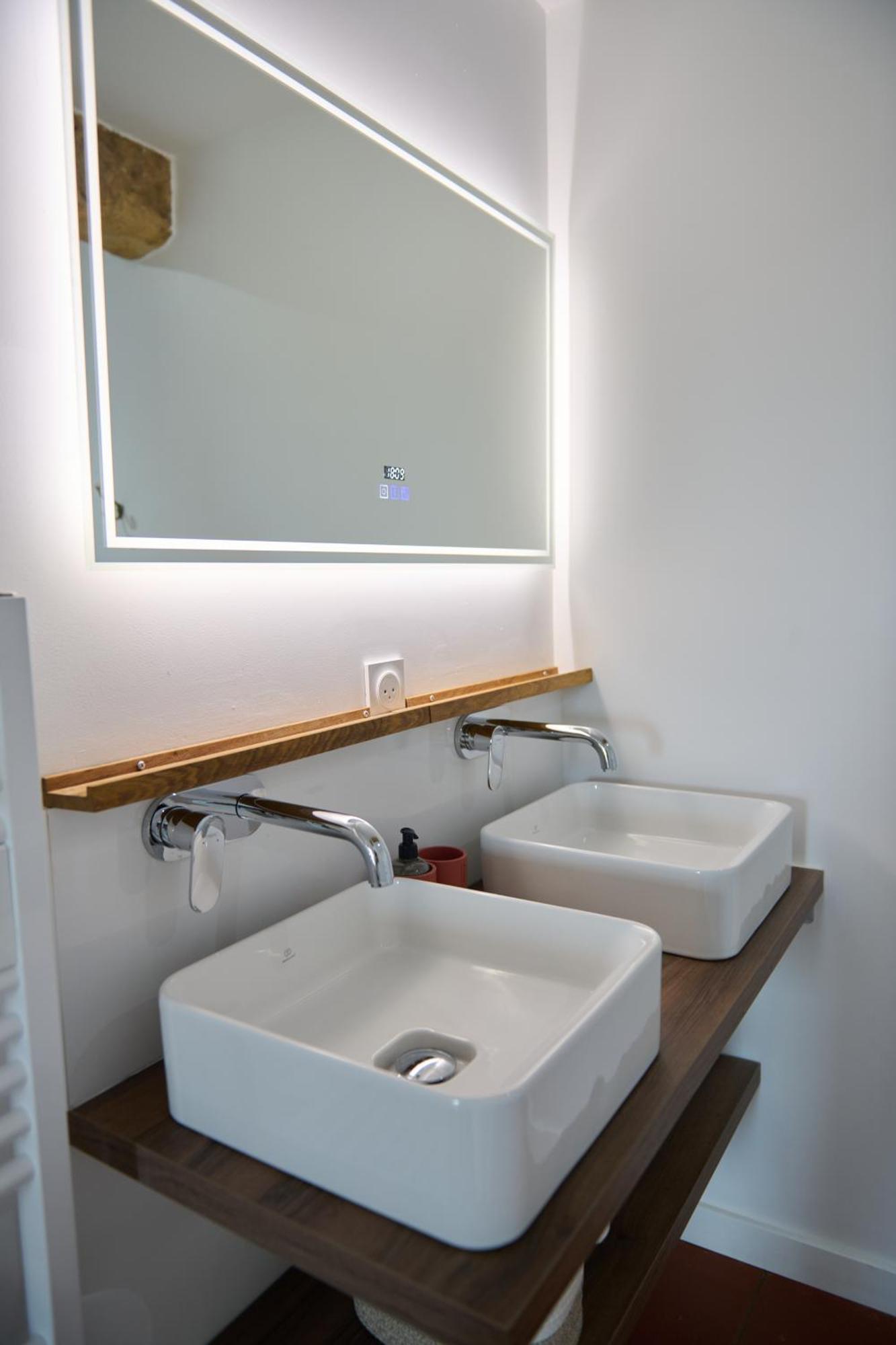 Le Repaire Lagardere Bed and Breakfast Lussac  Εξωτερικό φωτογραφία